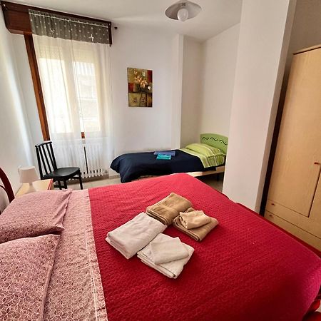 Good House- Ampio Appartamento Vicino Al Mare Rimini Dış mekan fotoğraf