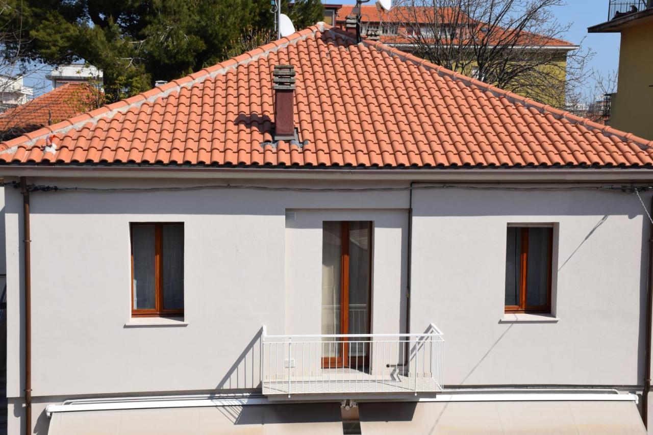 Good House- Ampio Appartamento Vicino Al Mare Rimini Dış mekan fotoğraf