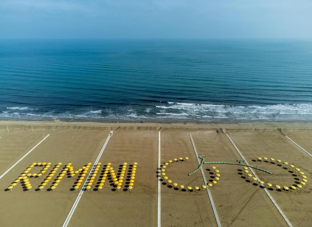 Good House- Ampio Appartamento Vicino Al Mare Rimini Dış mekan fotoğraf