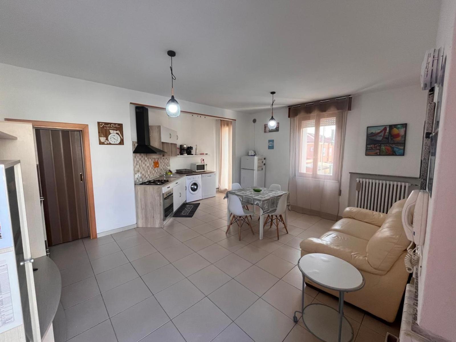 Good House- Ampio Appartamento Vicino Al Mare Rimini Dış mekan fotoğraf